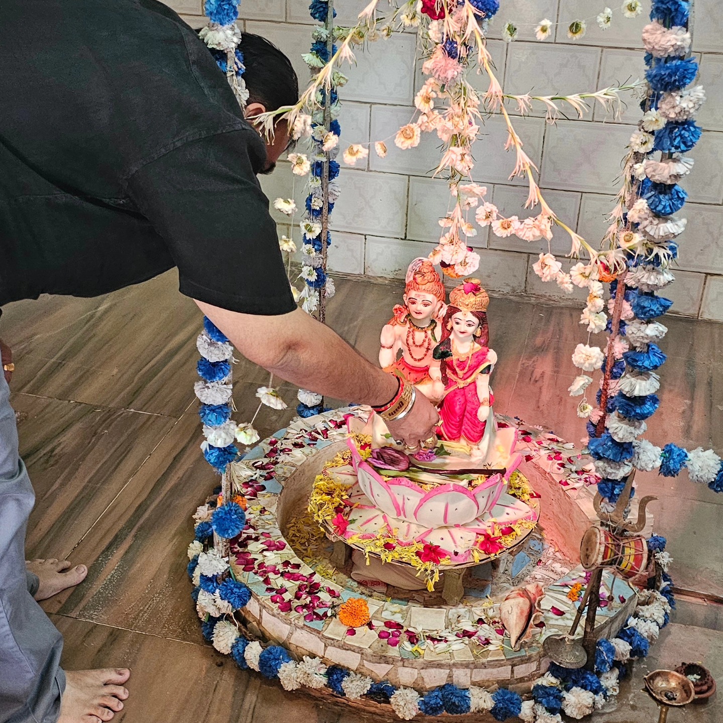 શિવરાત્રીના પાવન દિવસે મારા ગામ કાની-આટીયા ફળીયામાં આસુતોષ મહાદેવના દર્શન કર્યા.